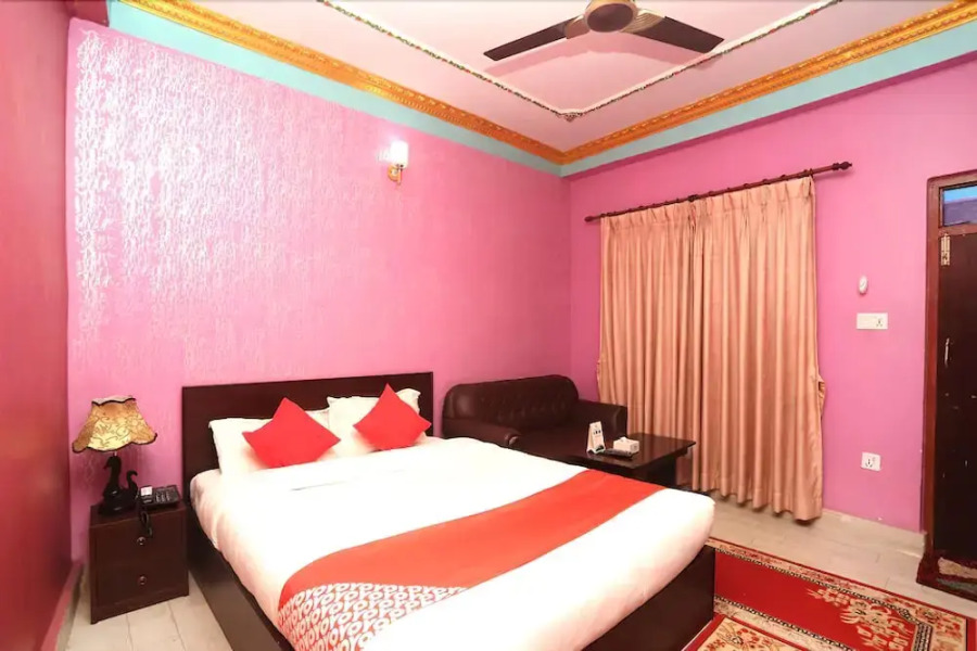 OYO 711 Hotel Mustang Plaza