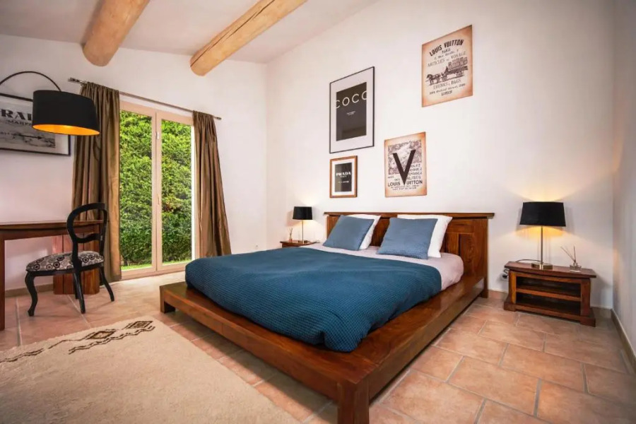 Villa Tessa for 14 people with private pool sauna and gym close to Aix en Provence