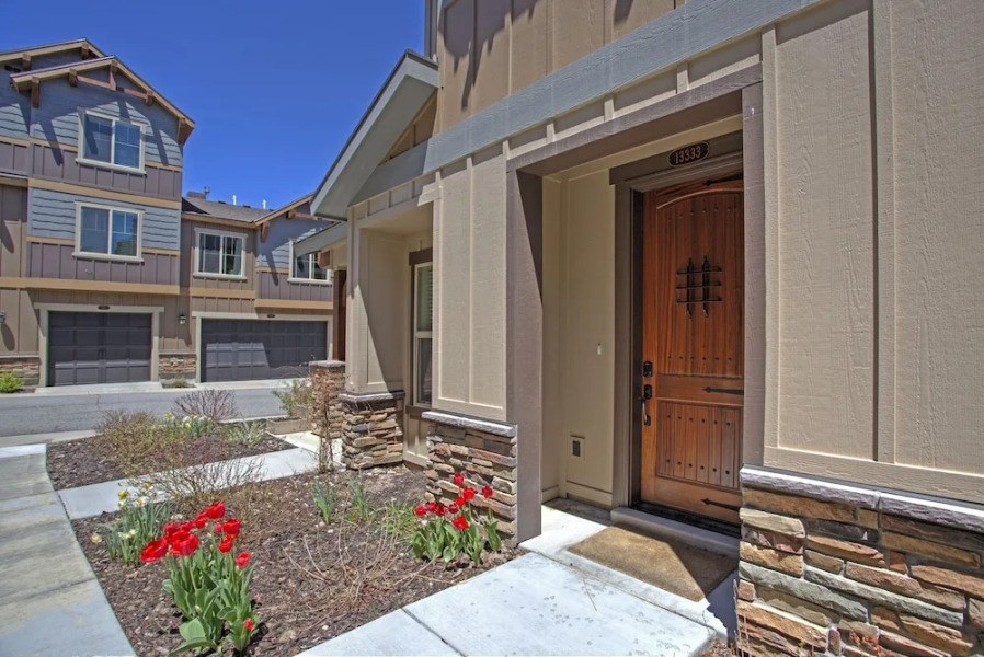 Parks Edge Townhome by Blueswell