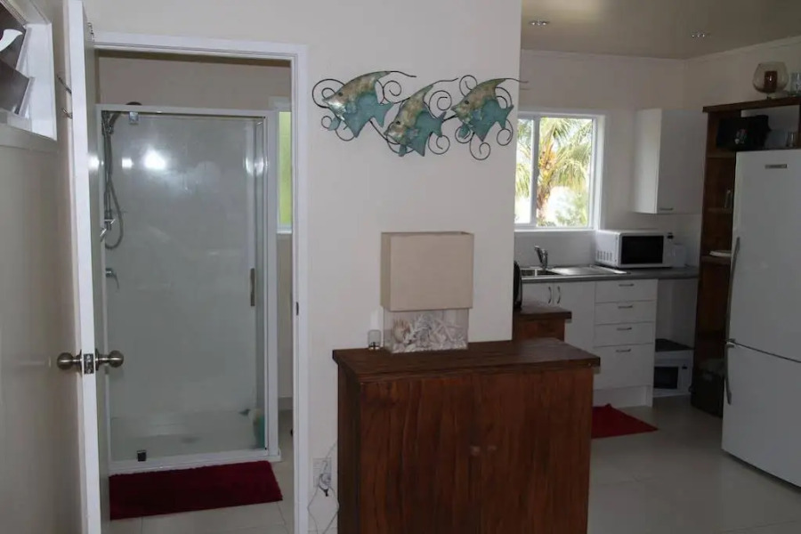 Sunny Bay Beach Bach