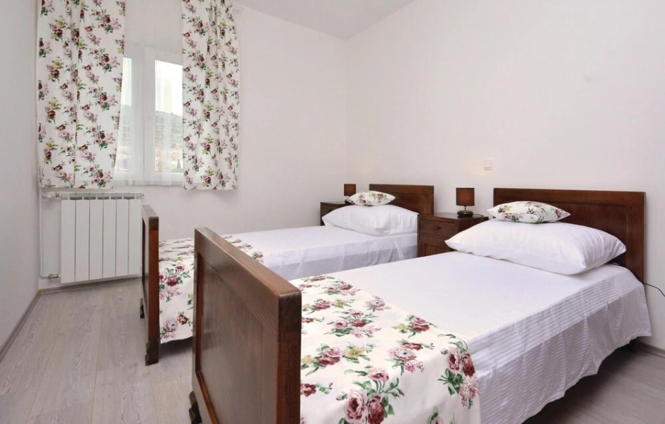 Amazing Home in Srinjine With Wifi and 3 Bedrooms