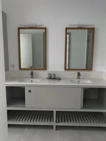 Eastern Blue Beachfront Luxury Apartment