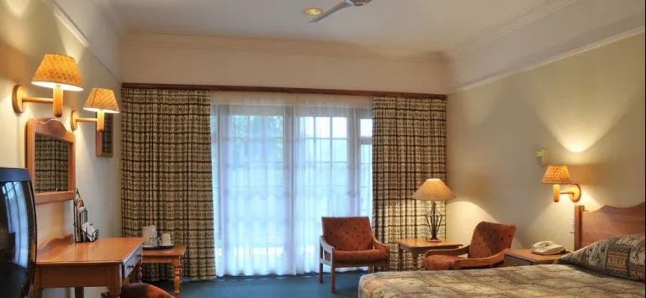 Cathedral Peak Hotel