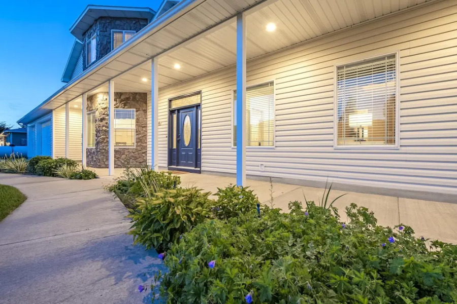 Family Fun Property Between Bear Lake Marina and Raspberry Square, Multiple Game Rooms, Sleeps 32, All New Furniture