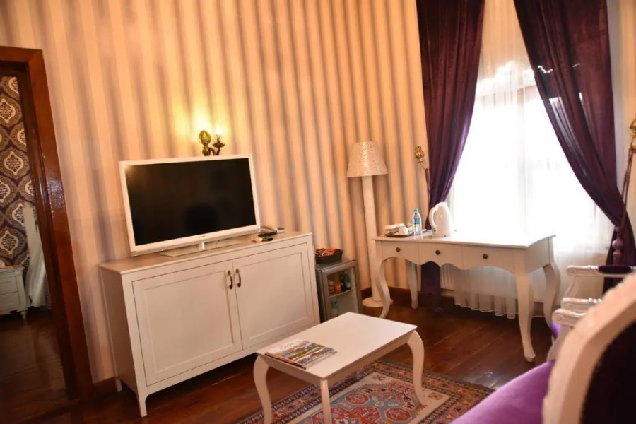 Augustus Boutique Hotel