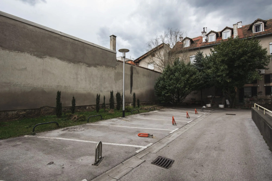 Tia Apartments and Rooms