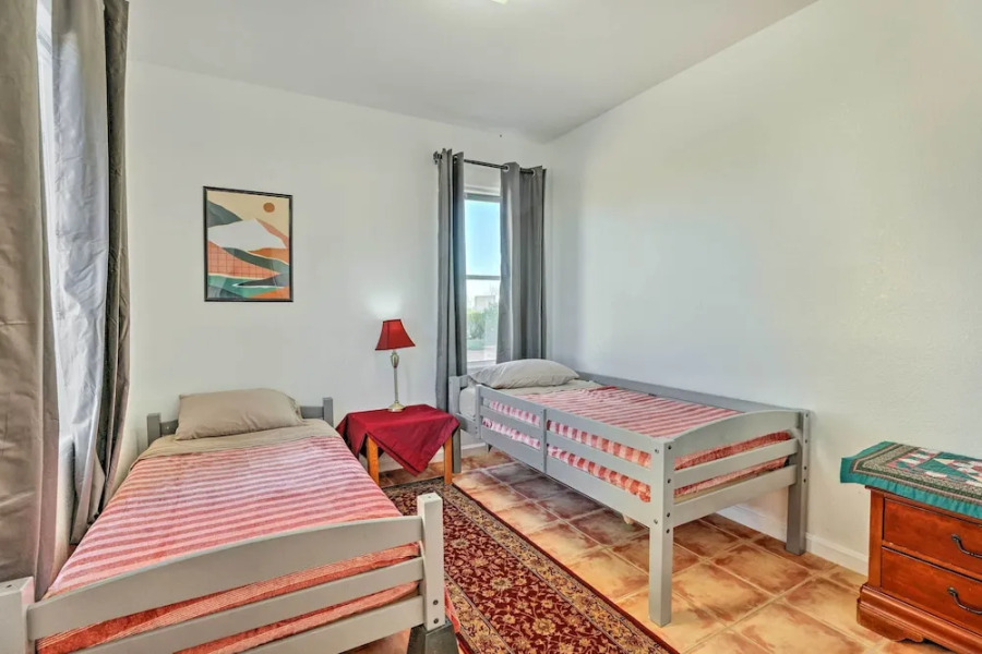 Cozy & Relaxing Eloy Apartment w/ Pool Access