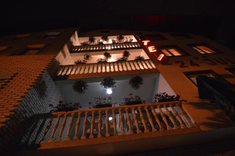 Hotel 24 Jul