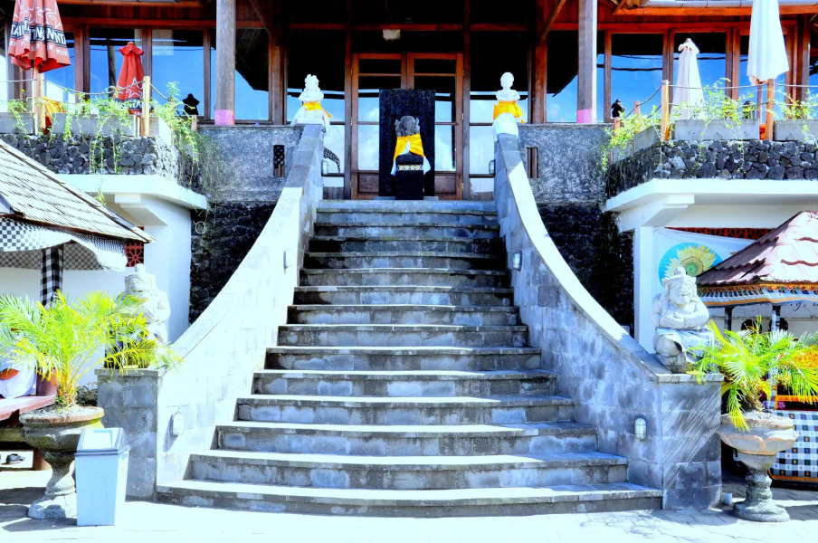 Madu Sari Hotel & Restaurant