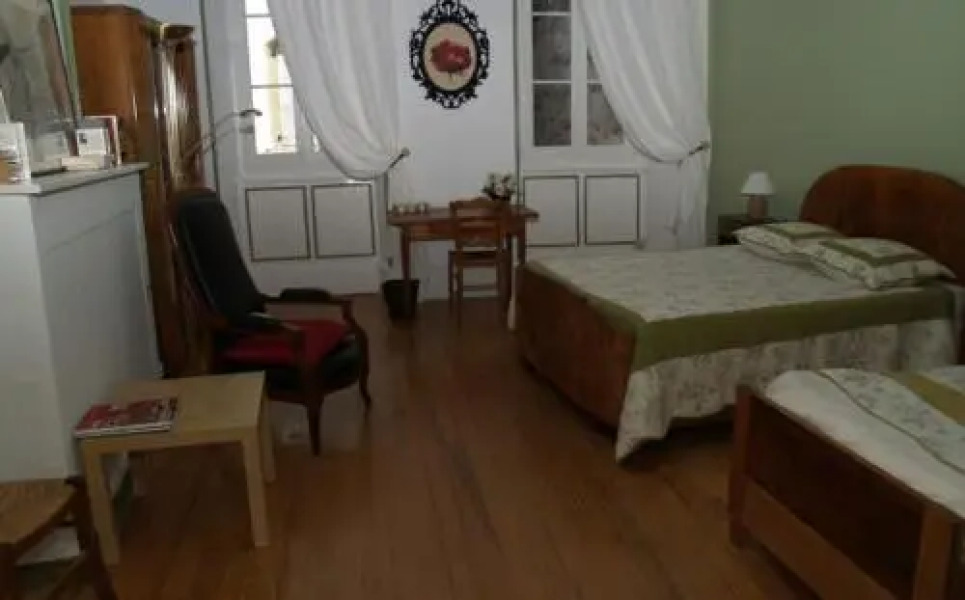 Les Tables De La Fontaine