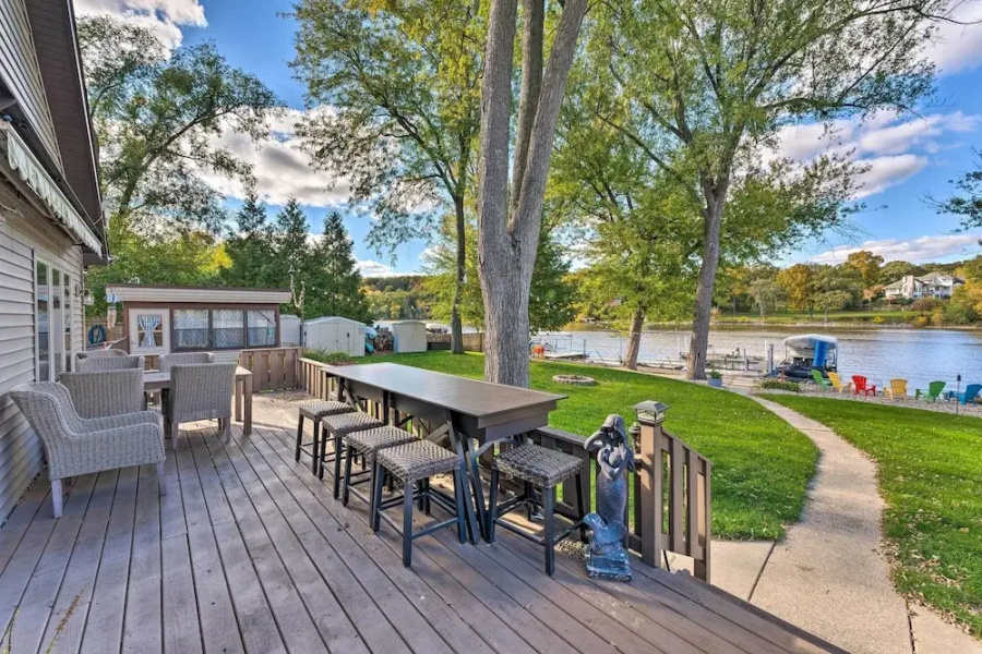 Boat Dock & Backyard: 'rock River Retreat'