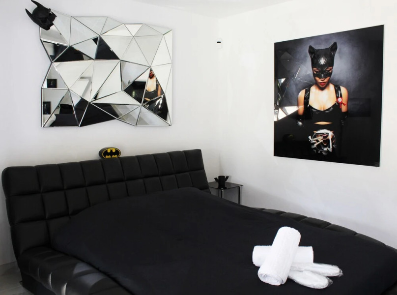 SHANGTASIA Luxury Art Room