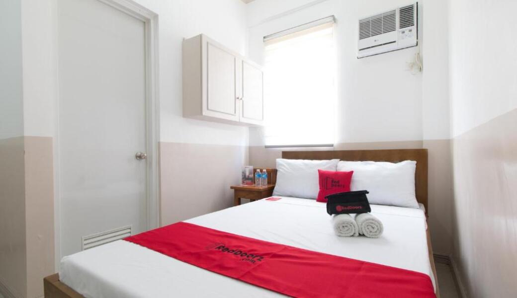 RedDoorz Plus @ Santa Catalina Metro Vigan