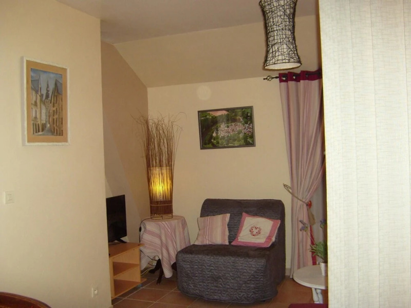 Apartment With one Bedroom in Thenon, With Pool Access, Furnished Terr