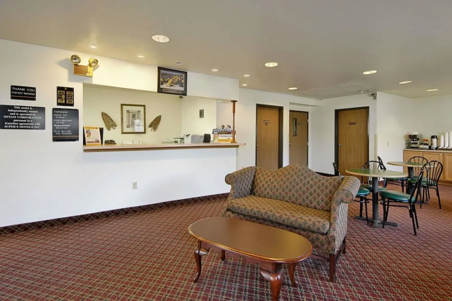 Super 8 York