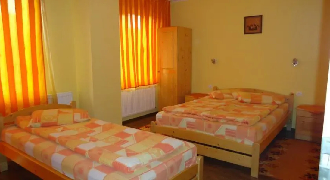 Raza Soarelui Pension