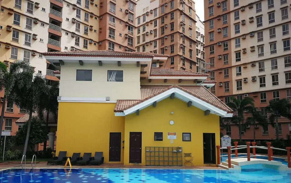 Cozy Condo Studio Near Airport with Wifi