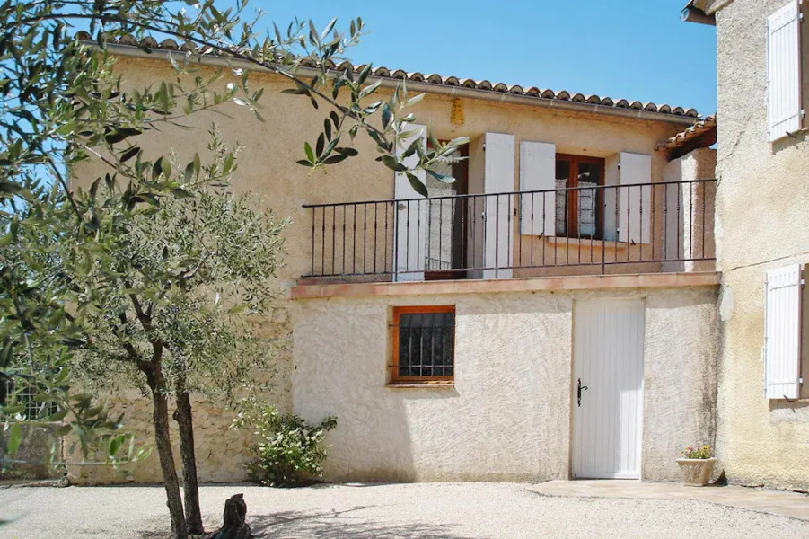 Cosy Holiday Flat With Communal Pool, Malaucène