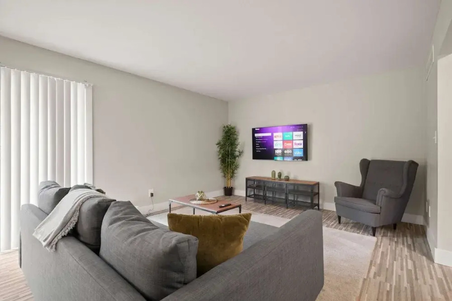 Relaxing 2BR 2BA Unit in the City