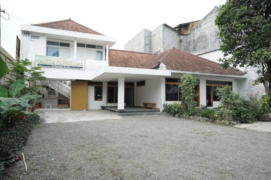 OYO 2048 Hotel Cahya Panorama