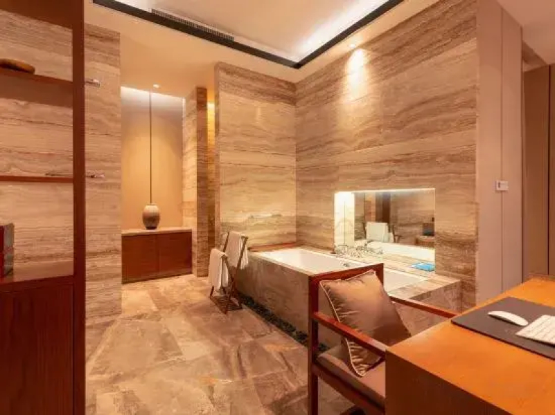 Sanmenxia Feicui Lichi Hot Spring Resort Hotel