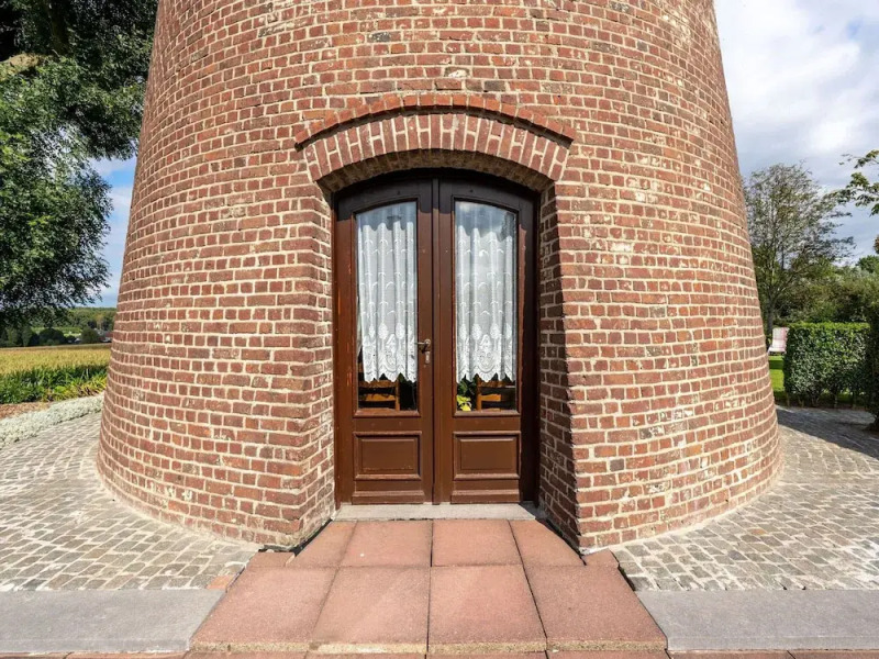 Charming Nieuwpoort Mill Retreat