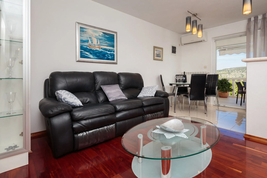 Holiday house Andre - swimming pool Nerezisca, Island Brac