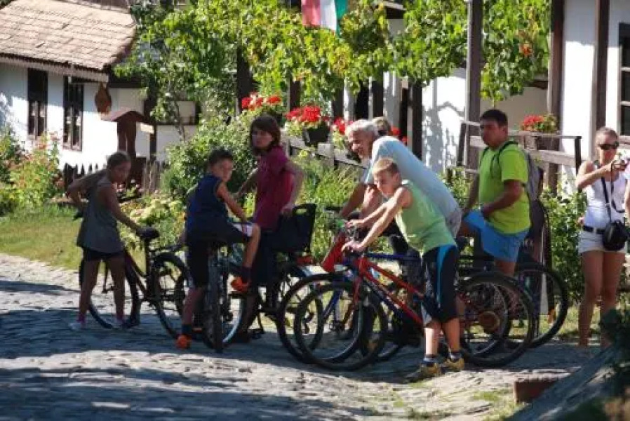 Hollóköves Vendégházak