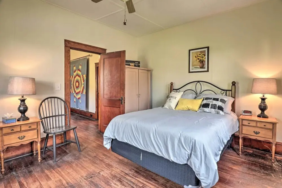 Cozy Home w/ Views < 1 Mi to Lake Junaluska!