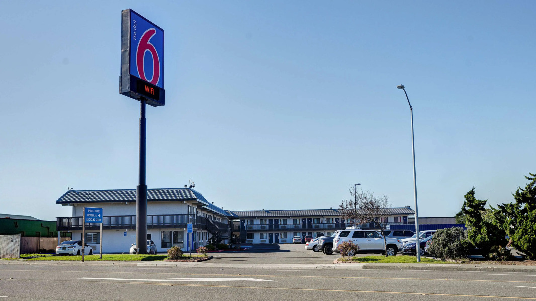 Motel 6 Eureka, CA – Redwood Coast