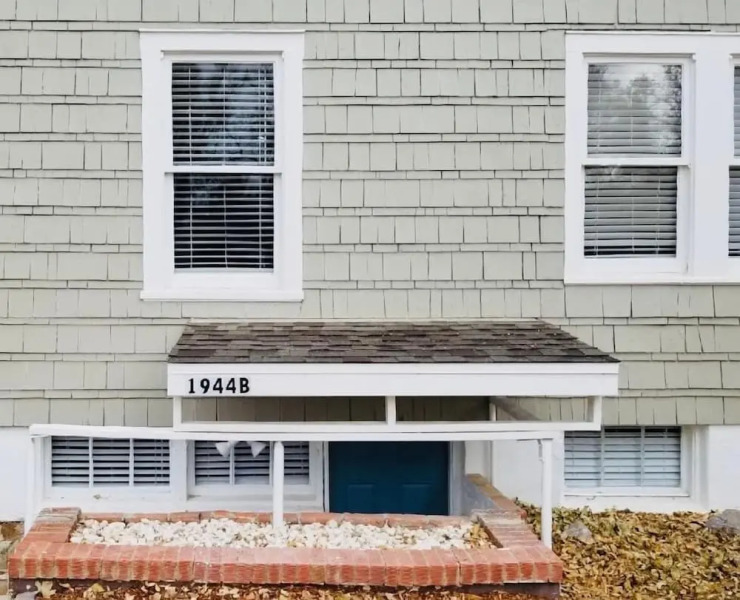 Inviting Bungalow Next to UNC - Free cruiser bikes!