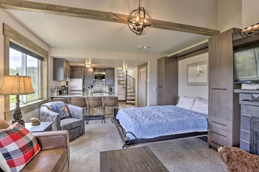 < Half Mi to Ski Lifts: Cozy Granby Ranch Studio!