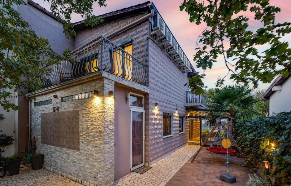 Awesome Home in Vantacici With Jacuzzi, Sauna and Wifi