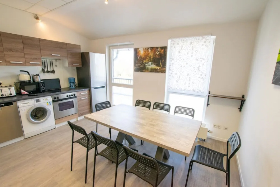 Tolstov-Hotels Airport 3 Room City Apt.