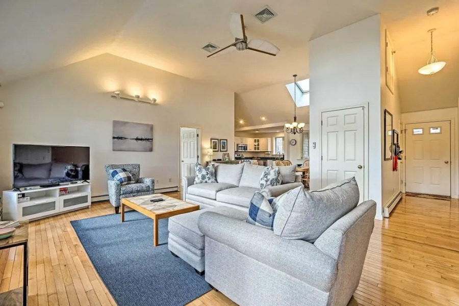 Spacious Waterfront Falmouth Home on Jenkins Pond!