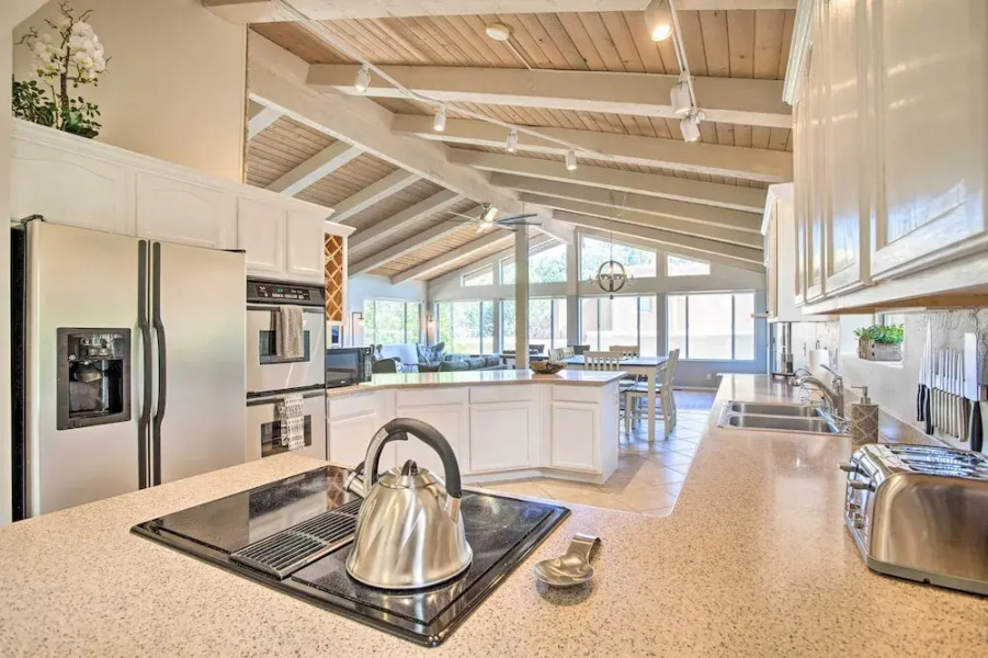 Swim Spa & Private Tavern: Sedona Hideaway!