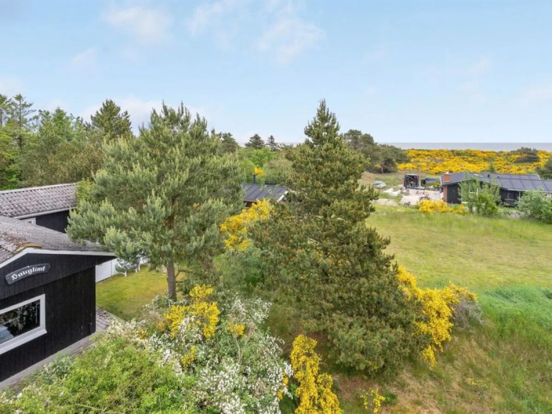 "Jaskirt" - 125m from the sea in NE Jutland