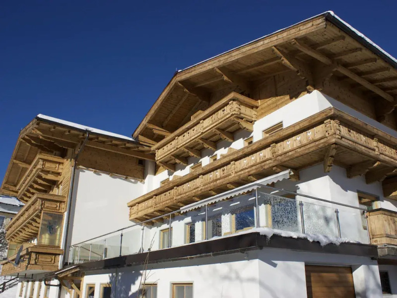 Large Luxury Chalet near Ski Area Zillerarena Königsleiten