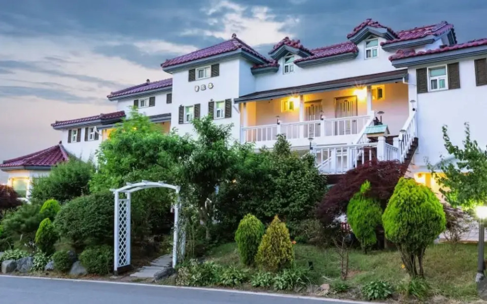 Taean Gold Hue Pension
