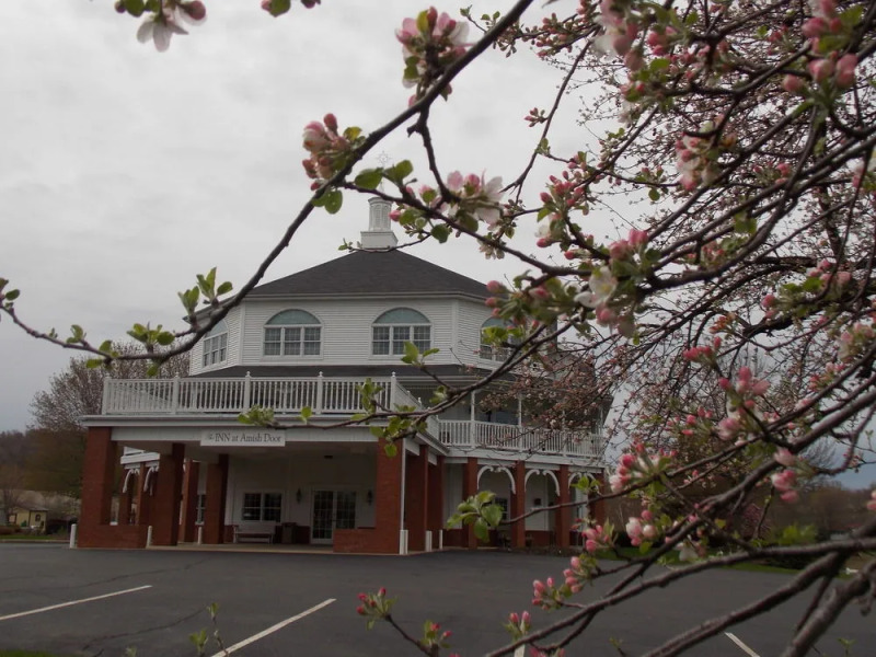 Inn at Amish Door