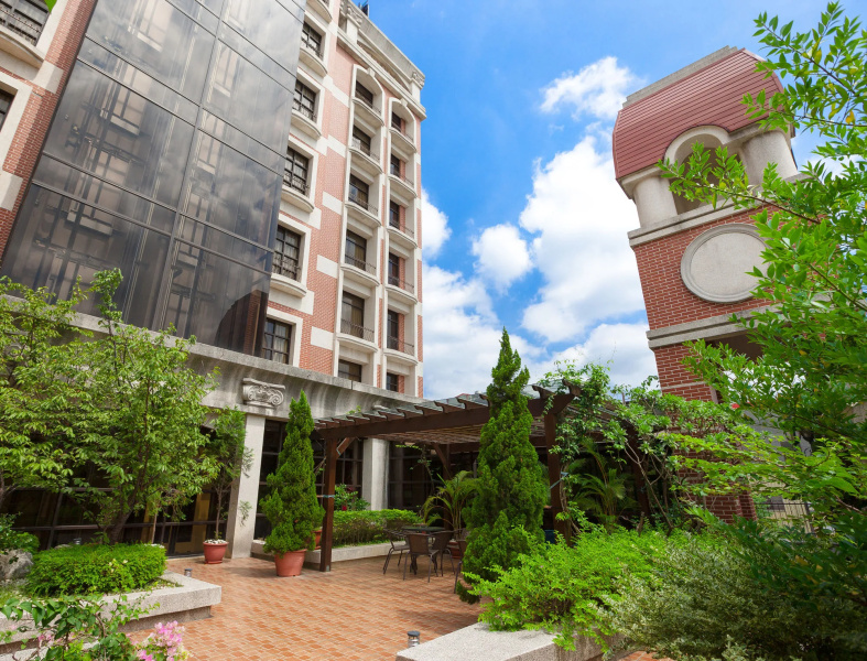 F Hotel - Sanyi