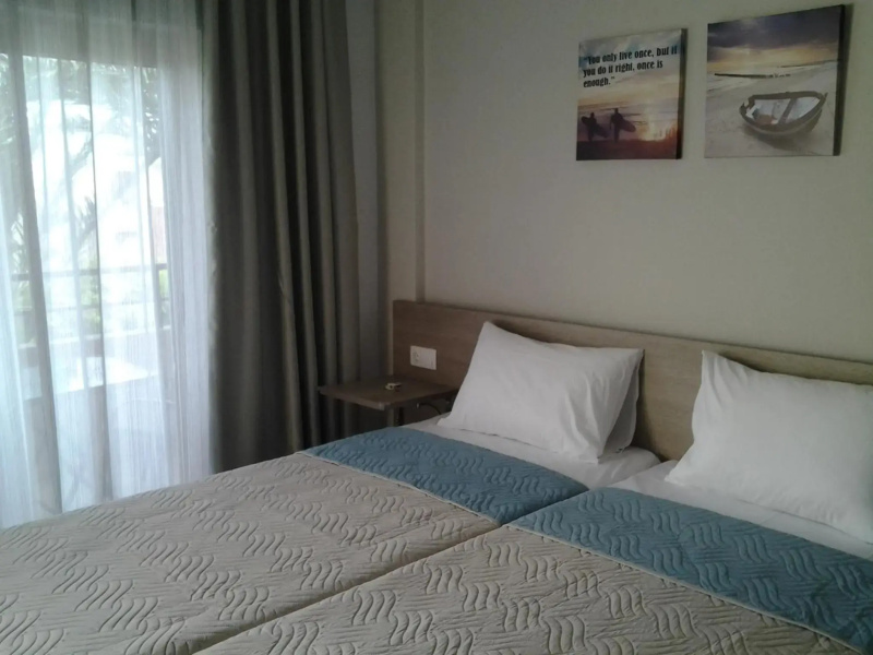 Lolas Hotel