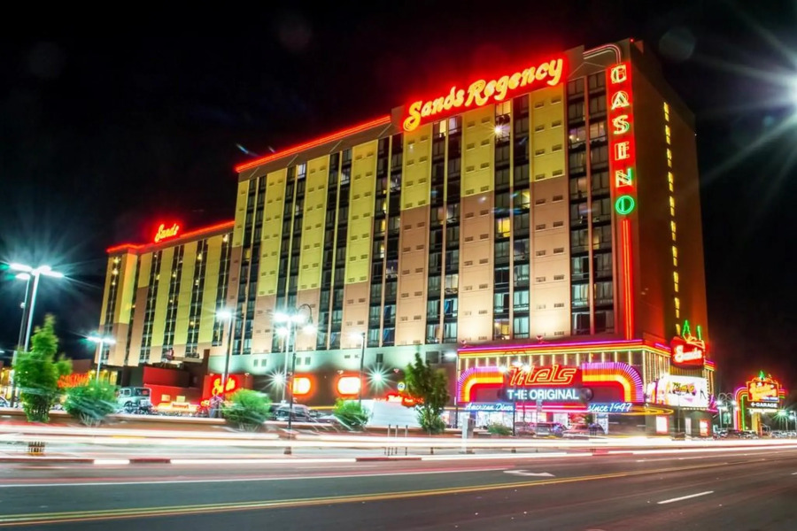 Sands Regency Casino Hotel — только для взрослых