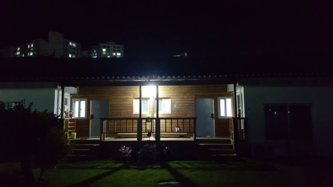 Centurial House - Hostel