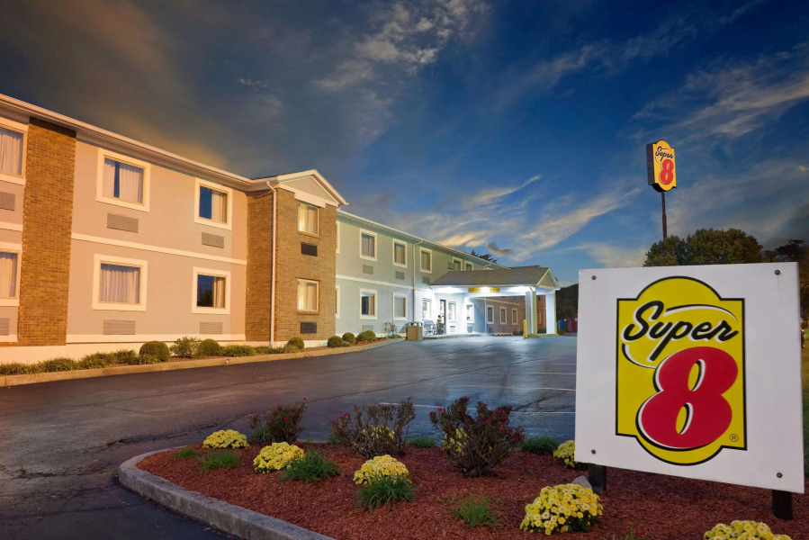 Super 8 by Wyndham Lexington/Hamburg Area