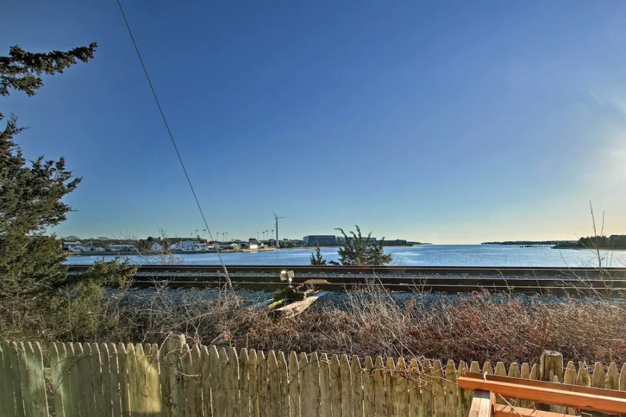 Steps to Cape Cod Canal: Buzzards Bay Home