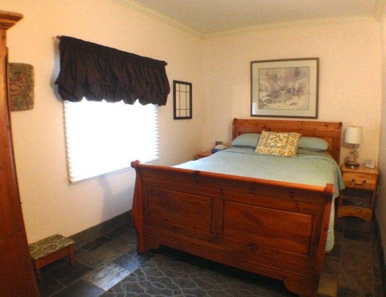 The Muskoka Rose Guest House & Retreat