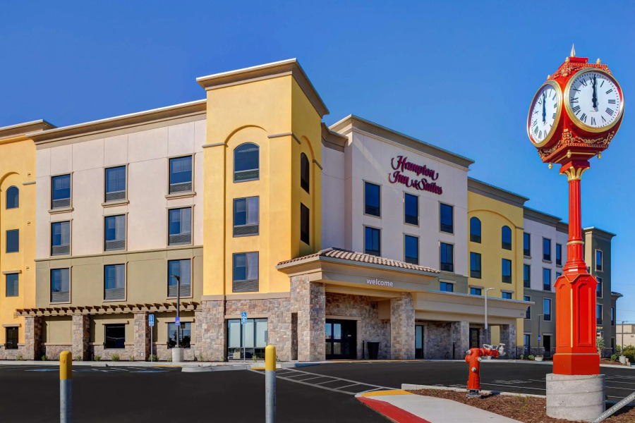 Hampton Inn & Suites Marina