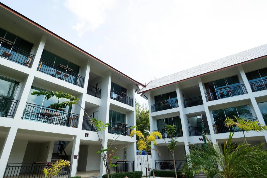 Royal Lanta Resort & Spa