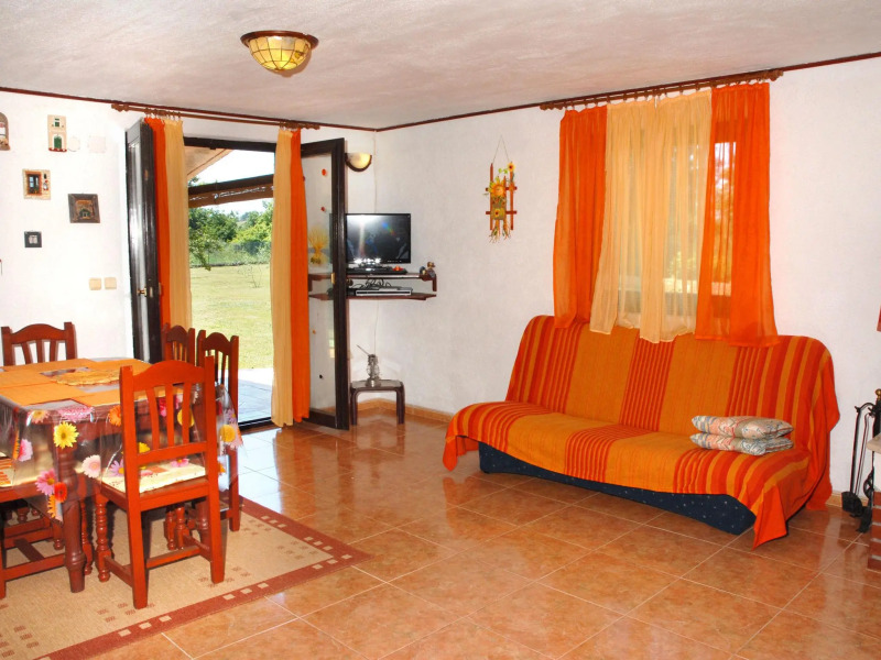 Charming Pool Home Near Pula